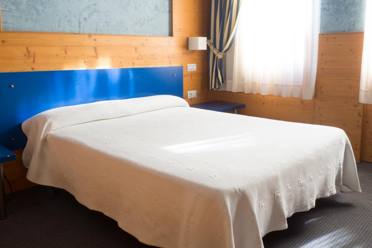 Hotel Bezana Lago Santa Cruz De Bezana Dış mekan fotoğraf