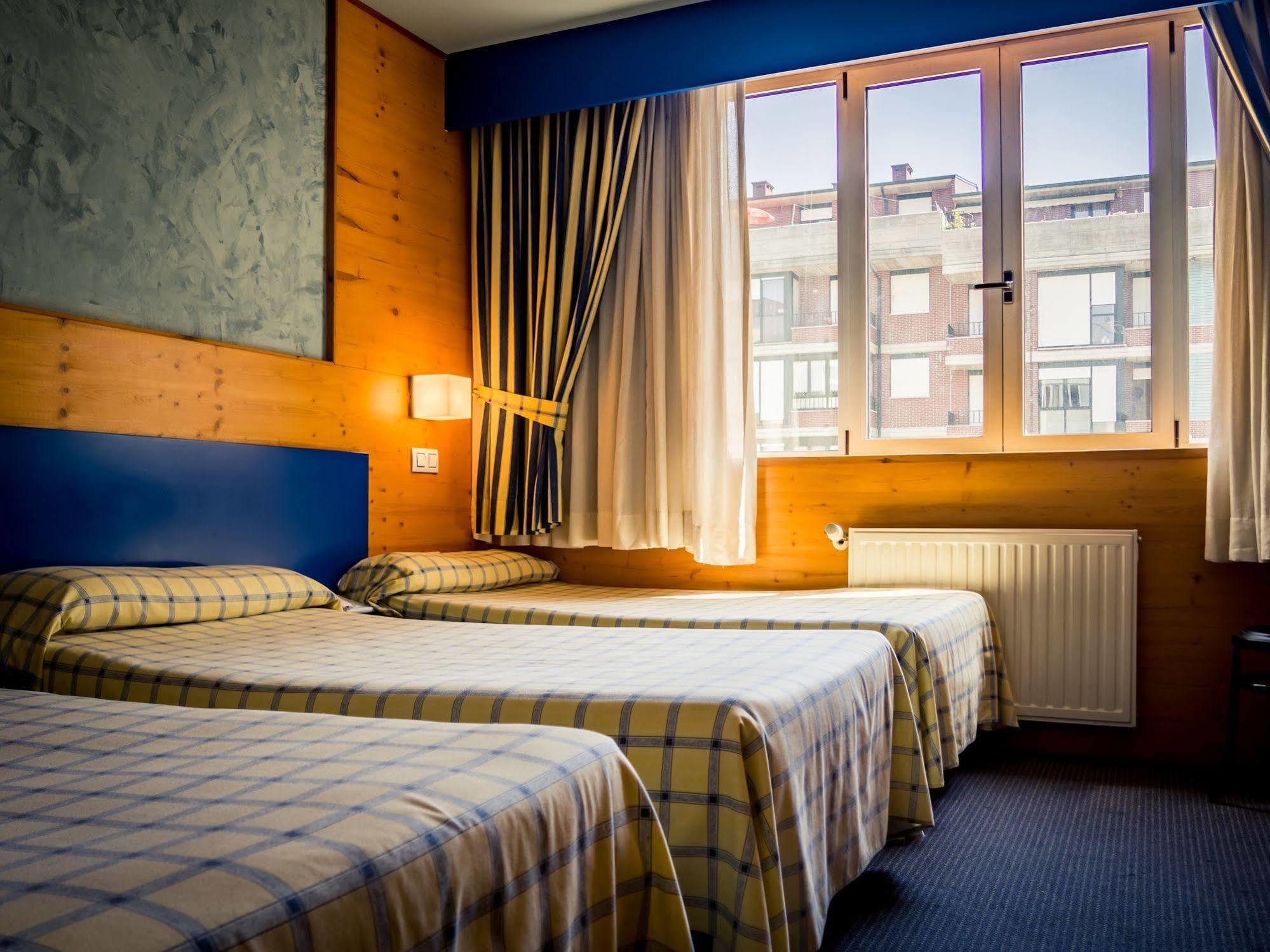 Hotel Bezana Lago Santa Cruz De Bezana Dış mekan fotoğraf