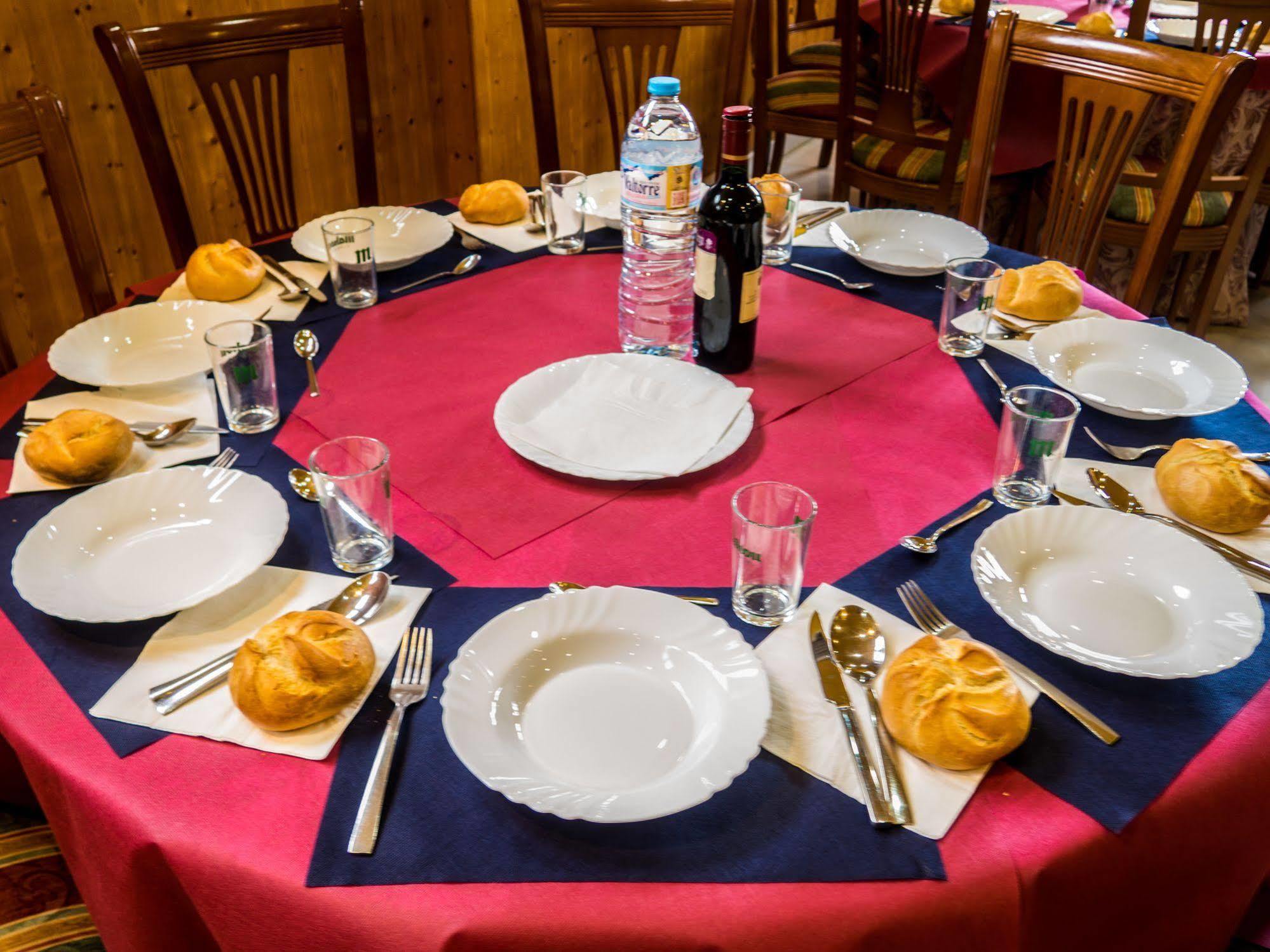 Hotel Bezana Lago Santa Cruz De Bezana Dış mekan fotoğraf