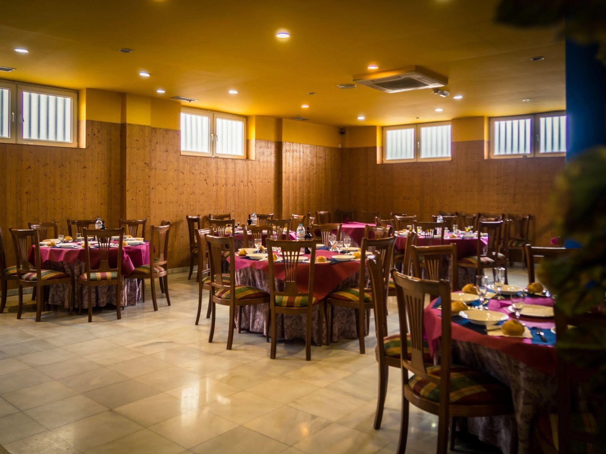 Hotel Bezana Lago Santa Cruz De Bezana Dış mekan fotoğraf