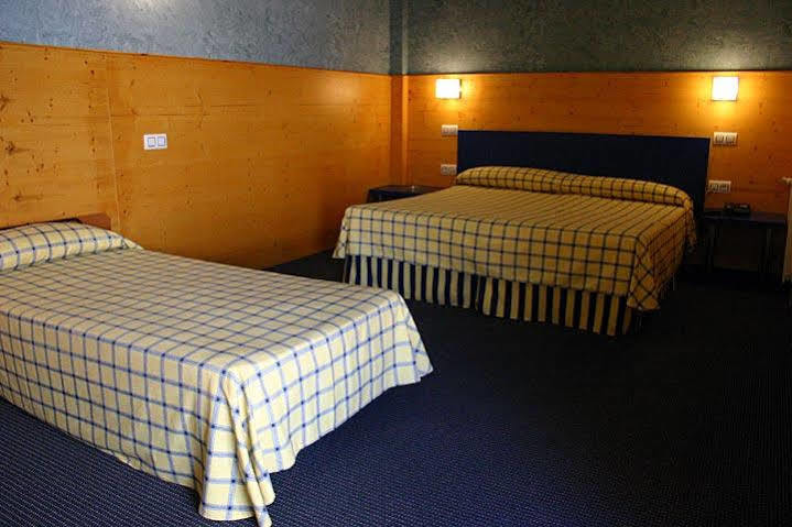 Hotel Bezana Lago Santa Cruz De Bezana Dış mekan fotoğraf